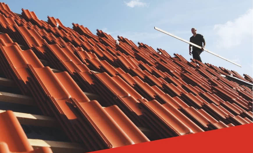 Ceramiczne dachówki kształtowe: przewodnik po detalach dachu