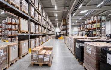To dzieje się po cichu. Polskie płytki i cement przegrywają z importem z Azji