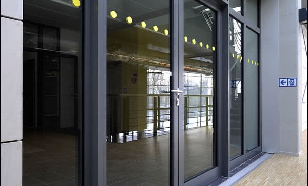 Profile aluminiowe w systemach przeciwpożarowych